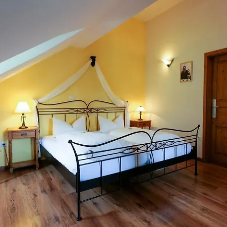 Alte Bürgermeisterei Hotel *