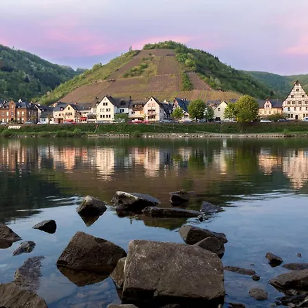 Alte Buergermeisterei * Ediger-Eller