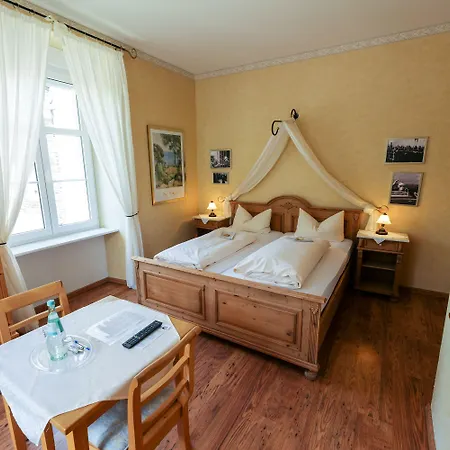 Alte Buergermeisterei * Ediger-Eller